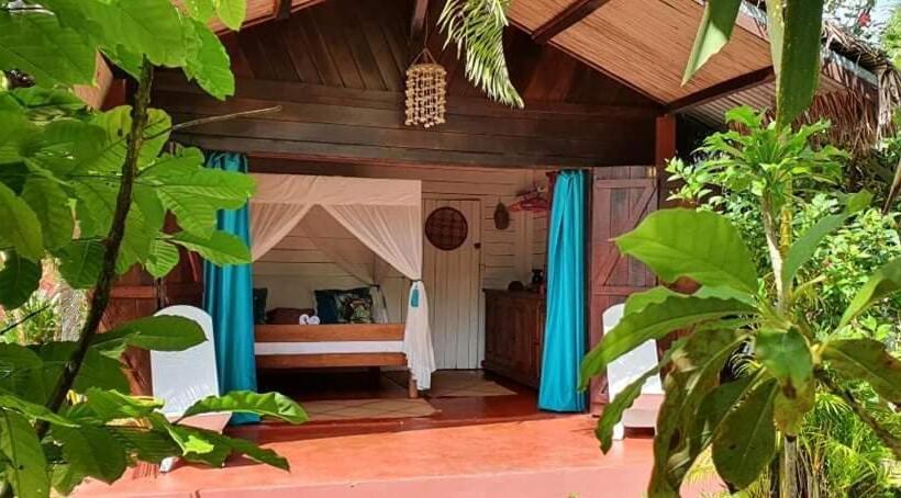 بانگلوی استاندارد با چشمانداز دریا, Ecolodge Le Ravoraha