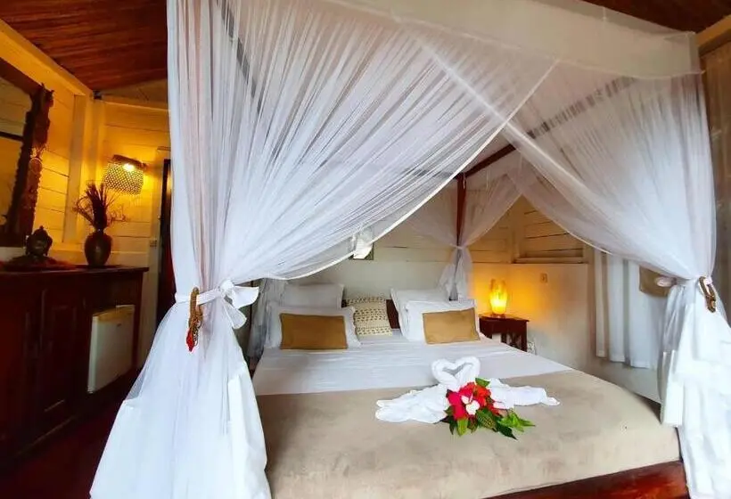 بانگلوی استاندارد, Ecolodge Le Ravoraha