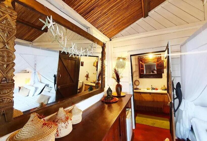 بانگلوی استاندارد, Ecolodge Le Ravoraha