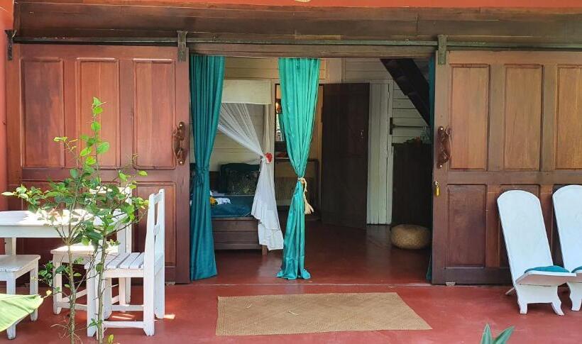 بنگله خانوادگی, Ecolodge Le Ravoraha