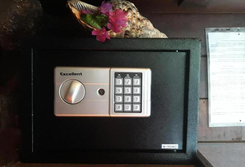 بنگله خانوادگی, Ecolodge Le Ravoraha