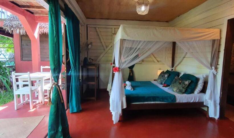 بنگله خانوادگی, Ecolodge Le Ravoraha