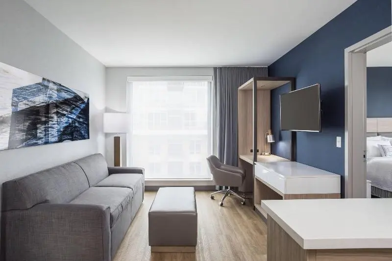 キングサイズベッドのスイートルーム, Springhill Suites Madison