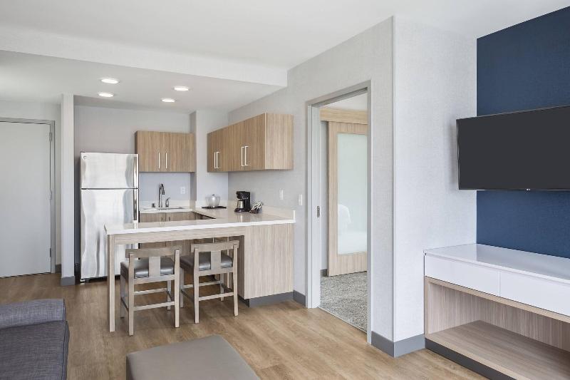 Люкс Кровать Кинг, Springhill Suites Madison
