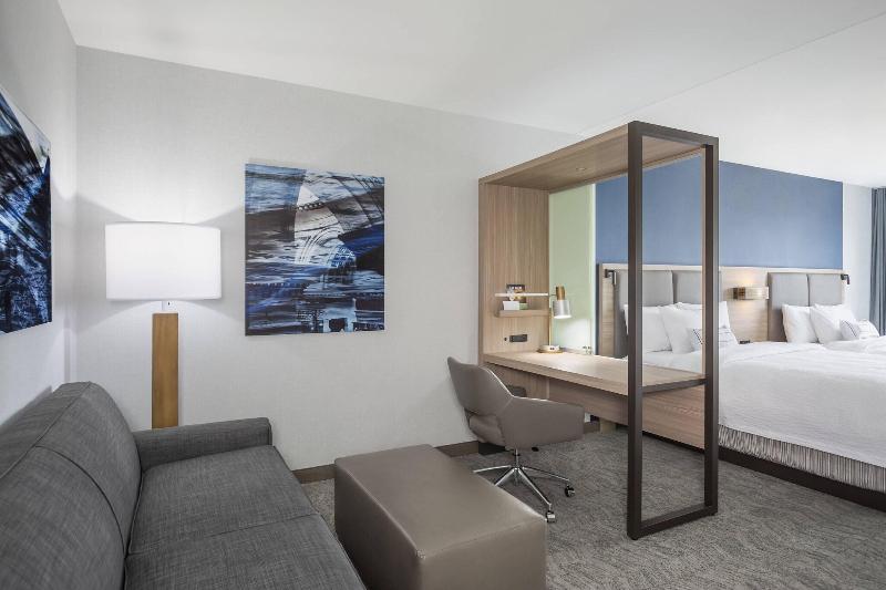 Люкс Кровать Кинг, Springhill Suites Madison