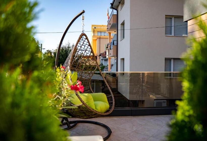 חדר דלוקס, Family Hotel Laxo