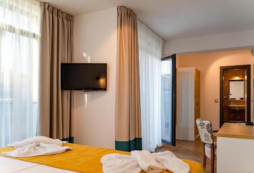 חדר דלוקס, Family Hotel Laxo