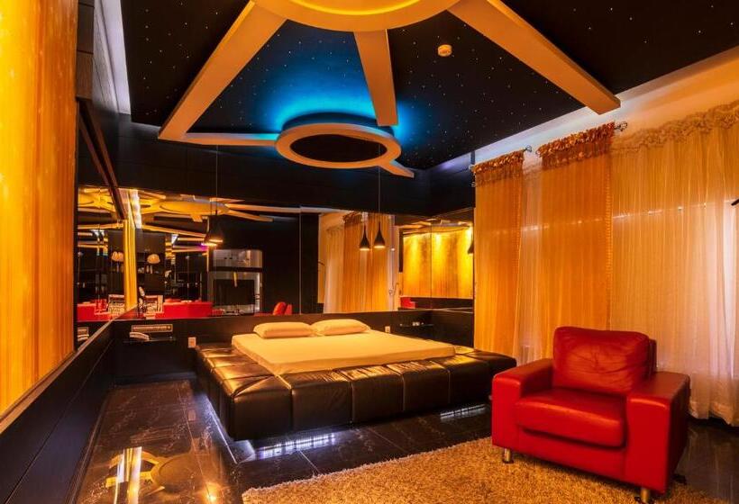 Deluxe Suite King-Size Franciággyal, Gran Motel Dubai