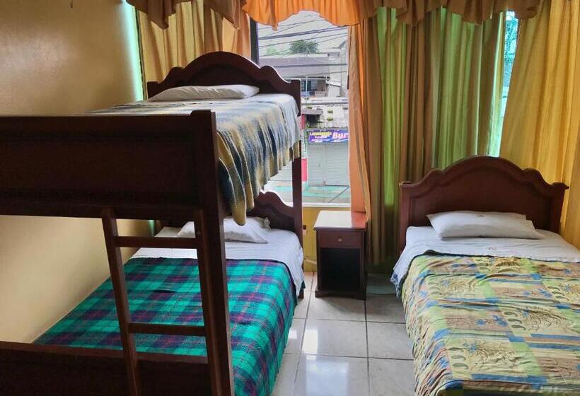 Quarto Superior Quádruplo, Kanoas Hostal