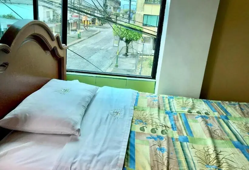 اتاق سوپریور چهار تخته, Kanoas Hostal