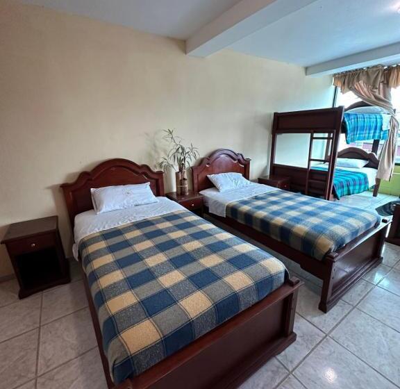 Quarto Superior Quádruplo, Kanoas Hostal