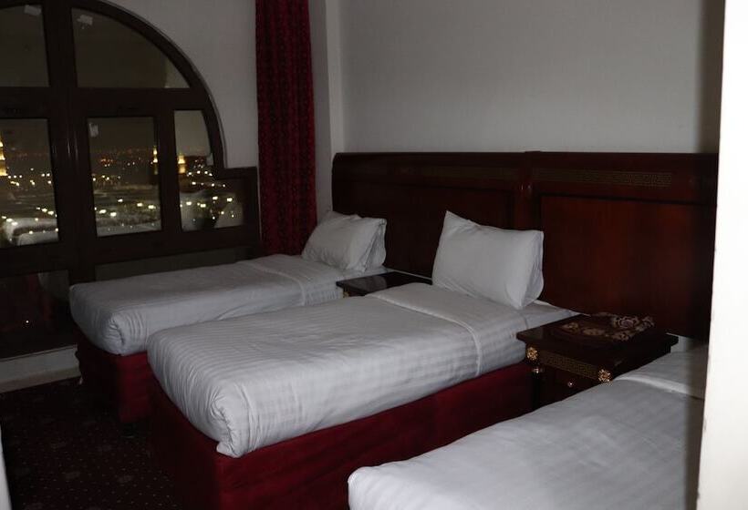 Трехместный Номер Стандарт с Видом, Karam Taibah Almasi