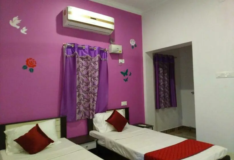 デラックスルーム, Naadi Hotel New Busstand Thanjavur