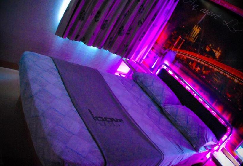 غرفة سوبيريور سرير كينج, Loove Hotel   Adults Only