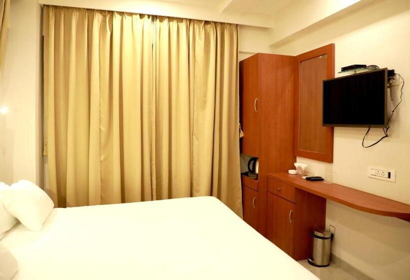 اتاق لوکس, Lords, Fort