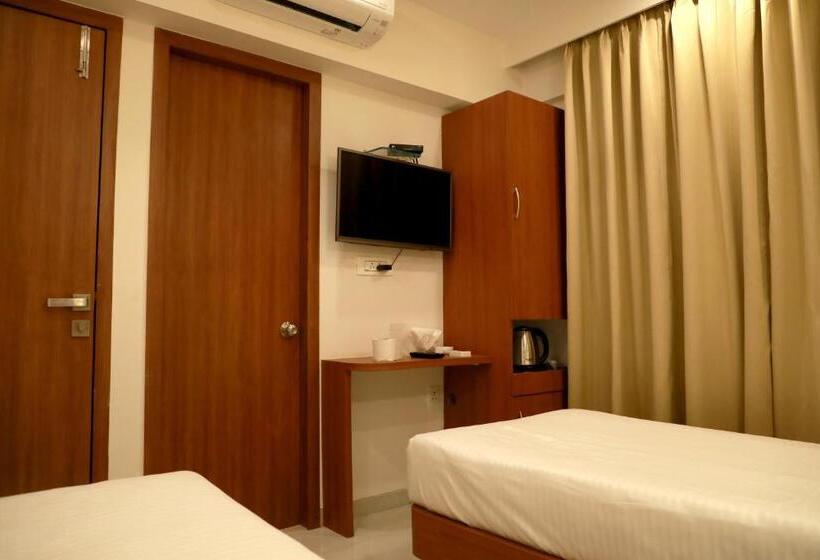 اتاق لوکس, Lords, Fort