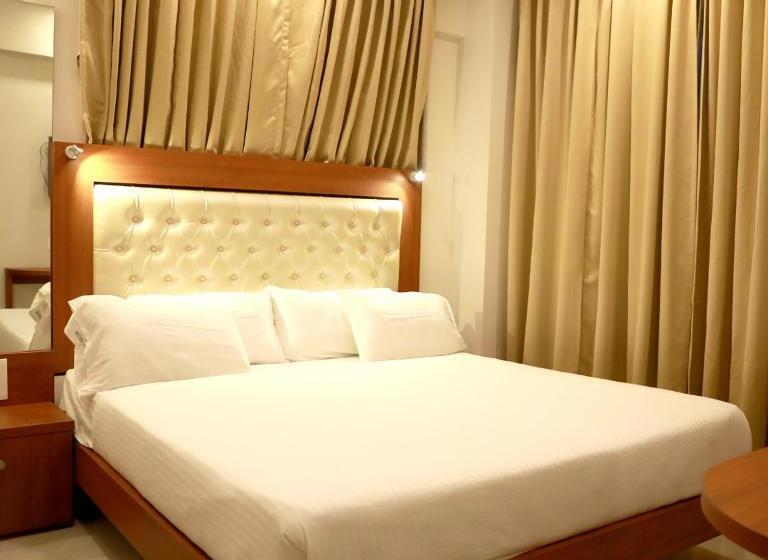 اتاق لوکس, Lords, Fort