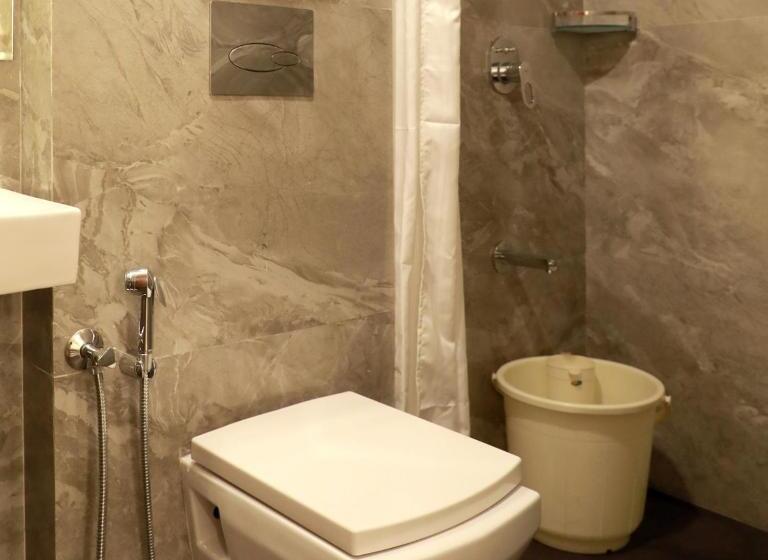 اتاق سوپریور با تخت بزرگ, Lords, Fort