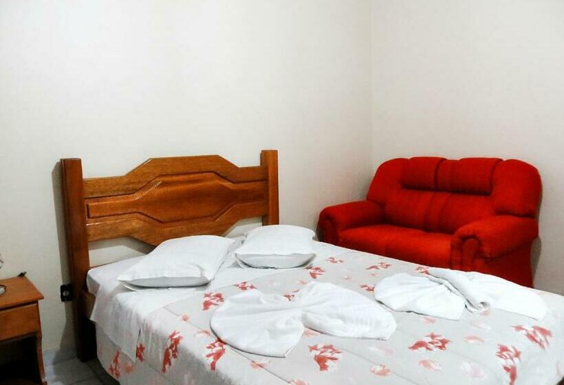 Quarto Estandar Individual, Turismo