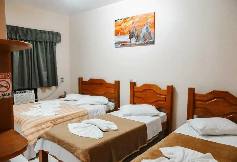 Basic Kolmen Hengen Huone, Turismo
