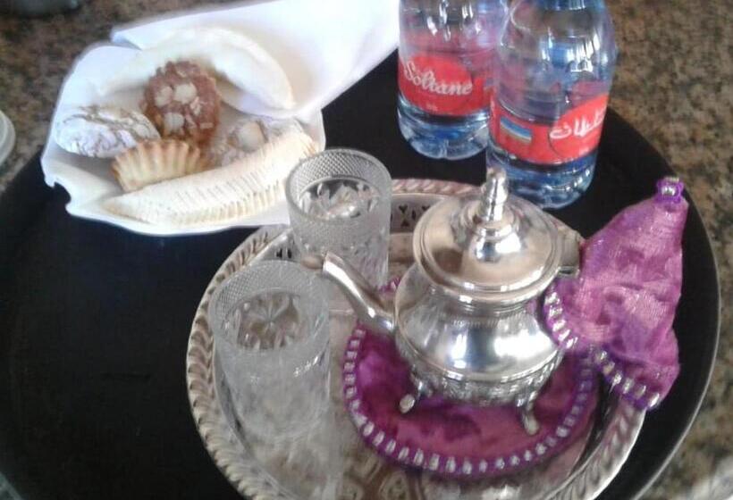 اتاق استاندارد یک نفره, Fuentes