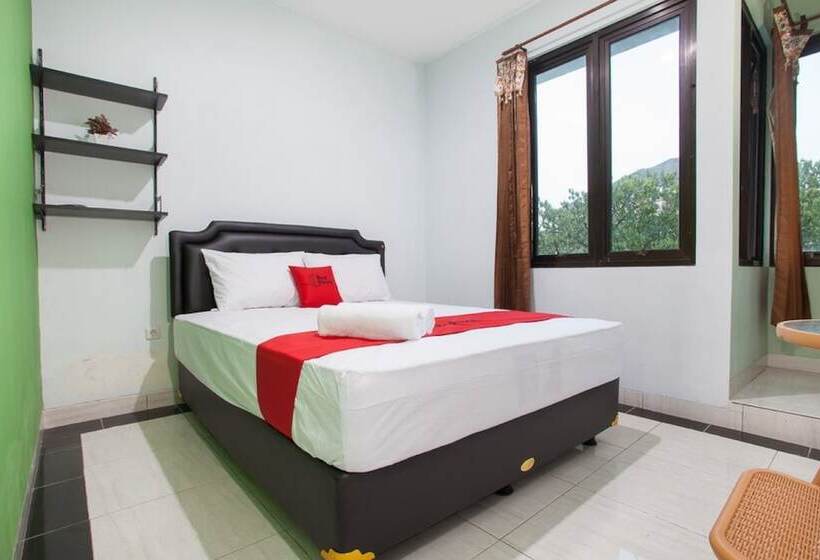 Номер Economy, Reddoorz Syariah Near Dbl Arena 2