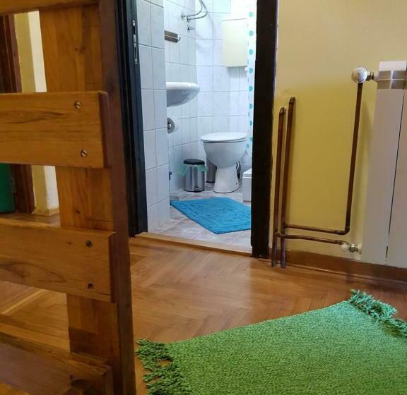 اتاق استاندارد با سرویس بهداشتی مشترک, Nena & Rale Rooms