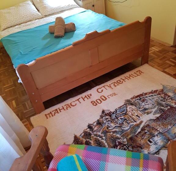 اتاق استاندارد با سرویس بهداشتی مشترک, Nena & Rale Rooms