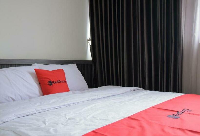 غرفة ديلوكس, Reddoorz Near Gor Satria Purwokerto