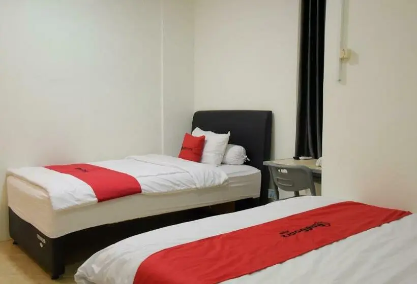 デラックスファミリールーム, Reddoorz Near Gor Satria Purwokerto