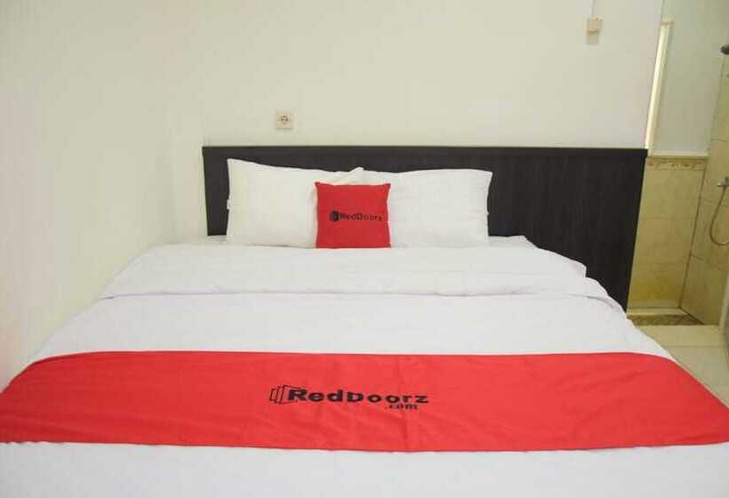 غرفة ديلوكس, Reddoorz Near Gor Satria Purwokerto