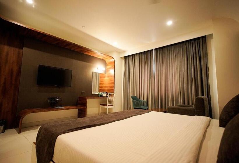 חדר סטנדרט עם מיטת קינג, Cliff Embassy Banquet And Suites