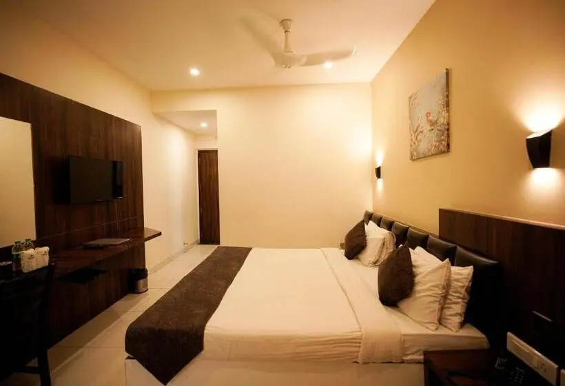 اتاق استاندارد با تخت بزرگ, Cliff Embassy Banquet And Suites