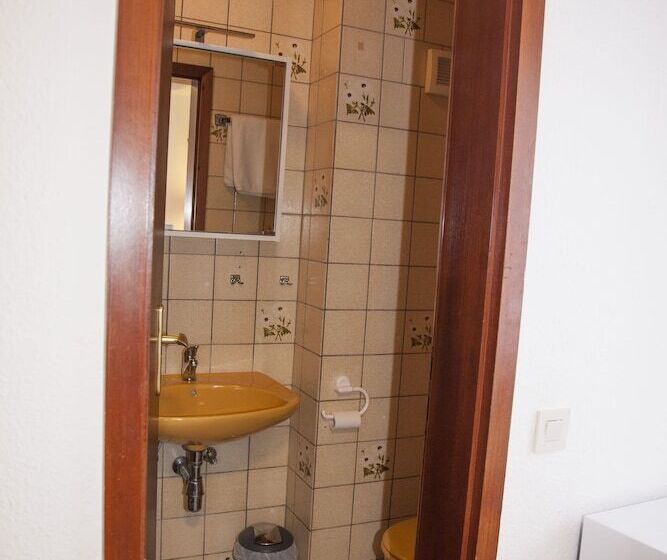اتاق استاندارد یک نفره, Gästehaus Häuser