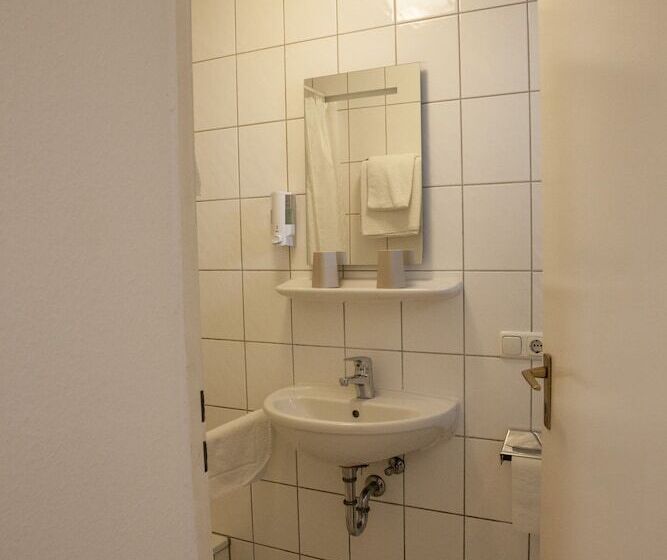 חדר סטנדרט לשלושה, Gästehaus Häuser