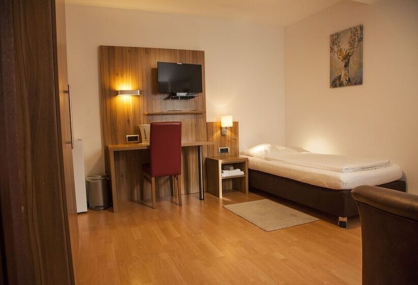 غرفة قياسية ثلاثية, Gästehaus Häuser