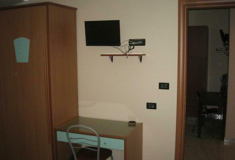 דירת חדר, Mirage