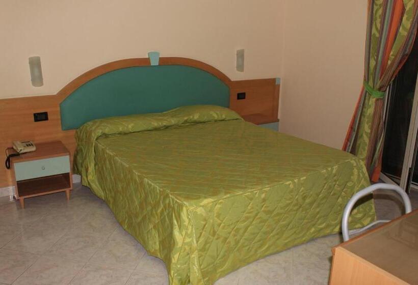 דירת חדר, Mirage