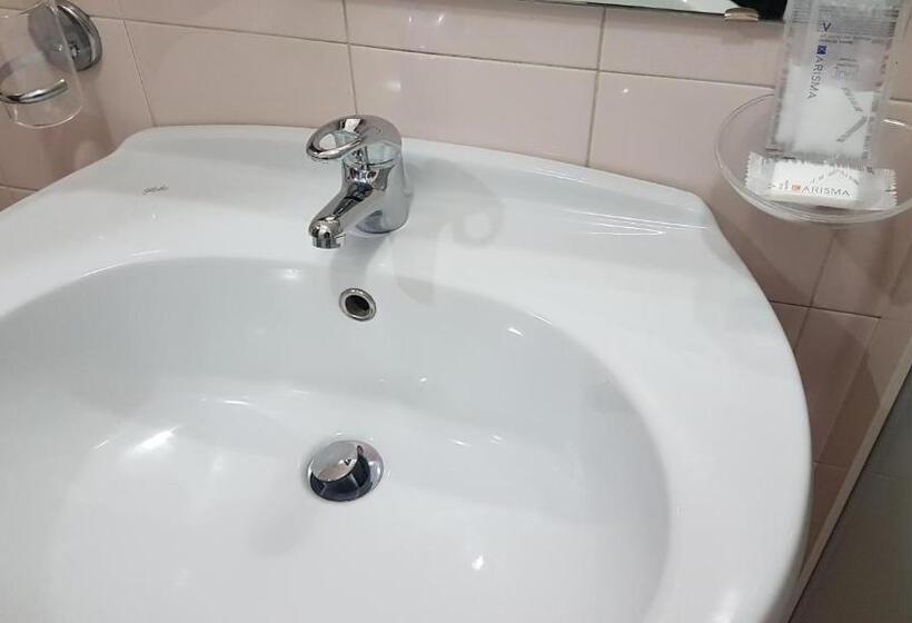 חדר סטנדרט יחיד, Mirage