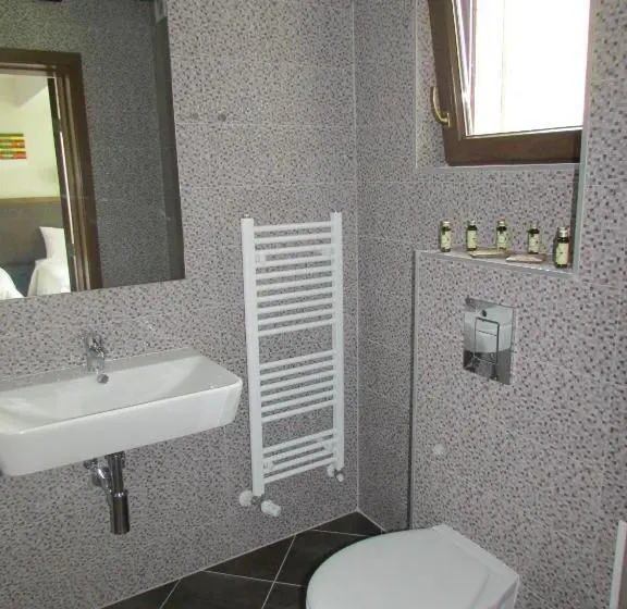 Standard Room, Trigrad