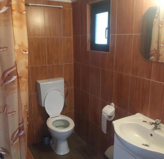 Family Suite, Laubert