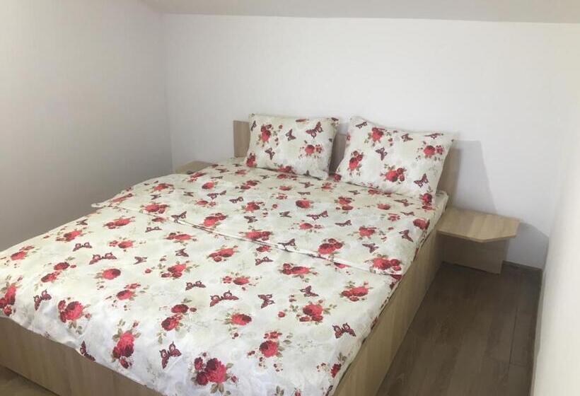 Family Suite, Laubert