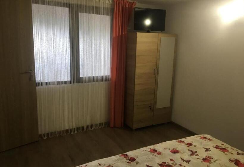 سوییت خانوادگی, Laubert