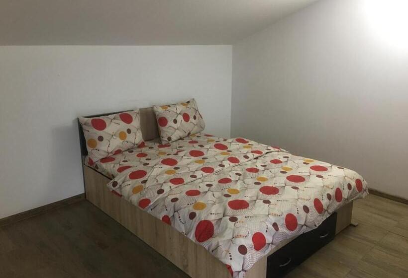 Family Suite, Laubert