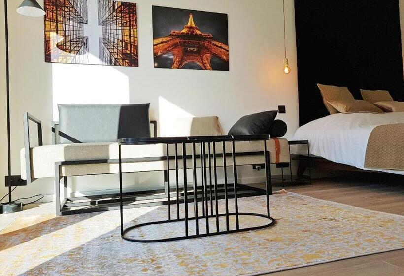 اتاق سوپریور با تخت بزرگ, Akemi B&b