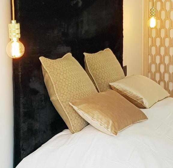 디럭스 룸 킹사이즈 침대, Akemi B&b