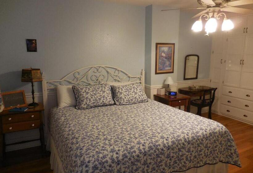 Номер Стандарт Совместная Ванная, Newhouse Family Inn