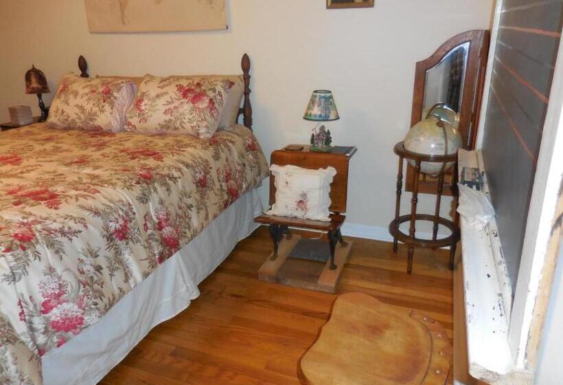 غرفة قياسية حمام مشترك, Newhouse Family Inn