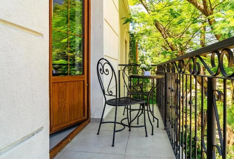 اتاق استاندارد سه تخته با بالکن, Boutique Las Hortensias