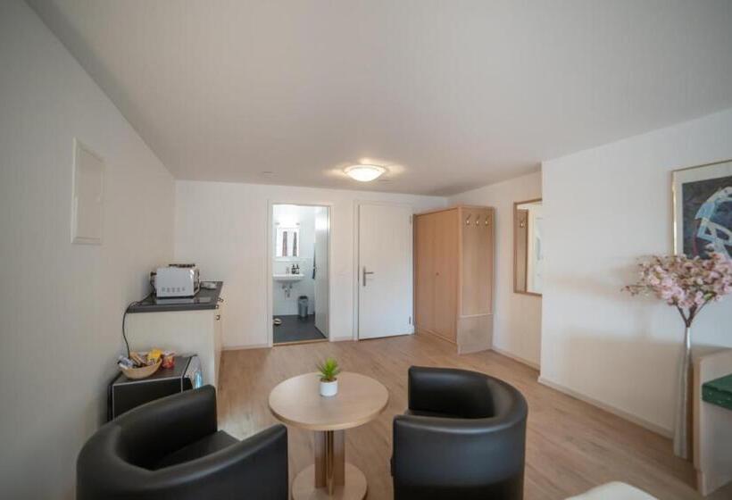 סטודיו משפחתי, Mokka Laufenburg